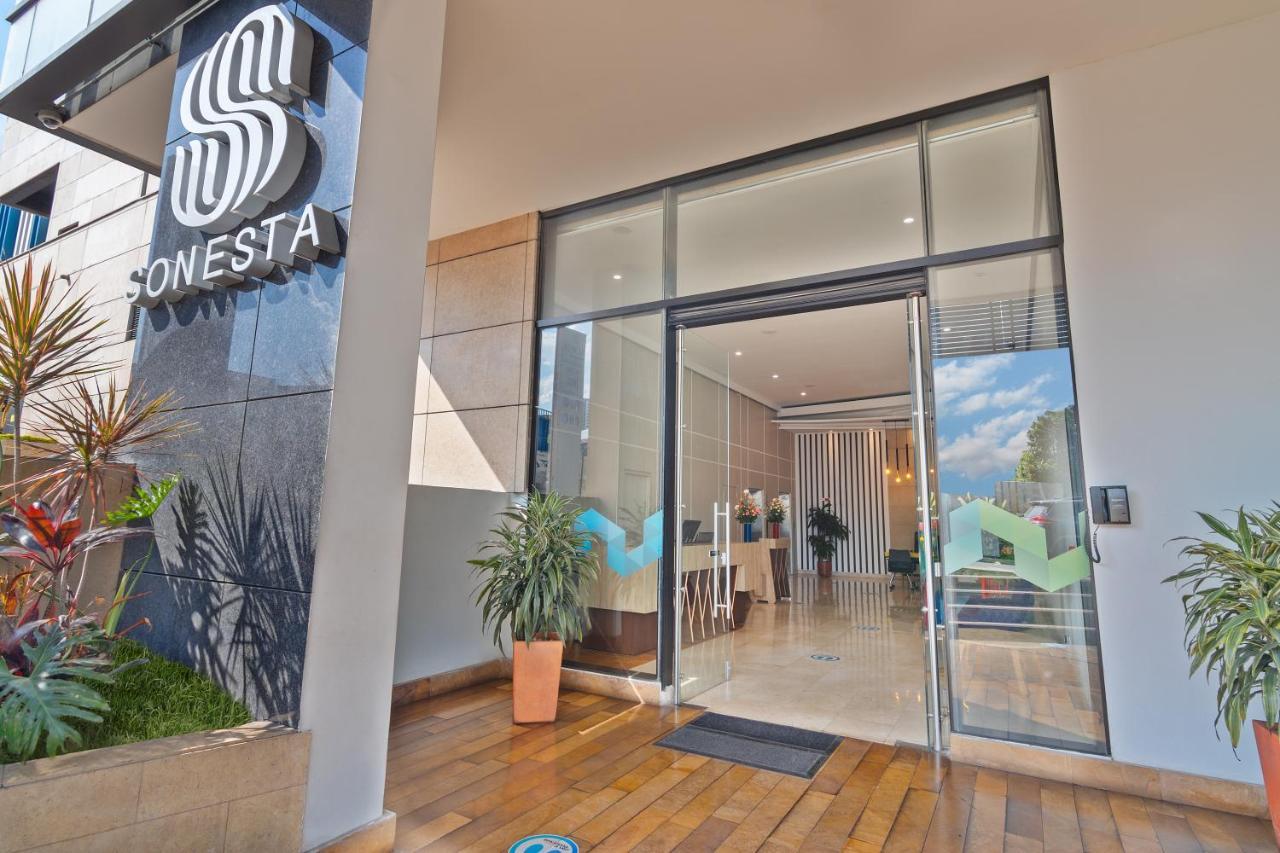 Sonesta Hotel Ibagué Exterior foto Entrance to the hotel